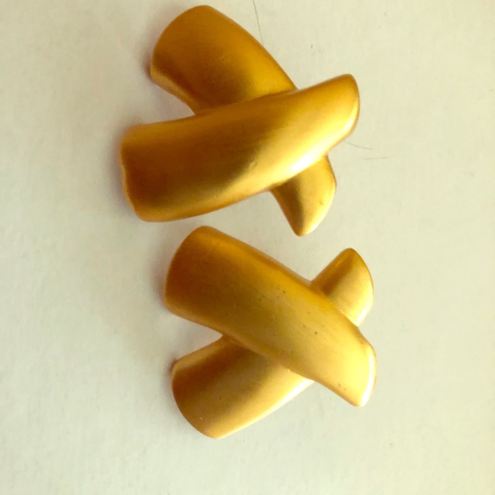 VINTAGE SET ANNE KLEIN EARRINGs WITH NEAKLACE